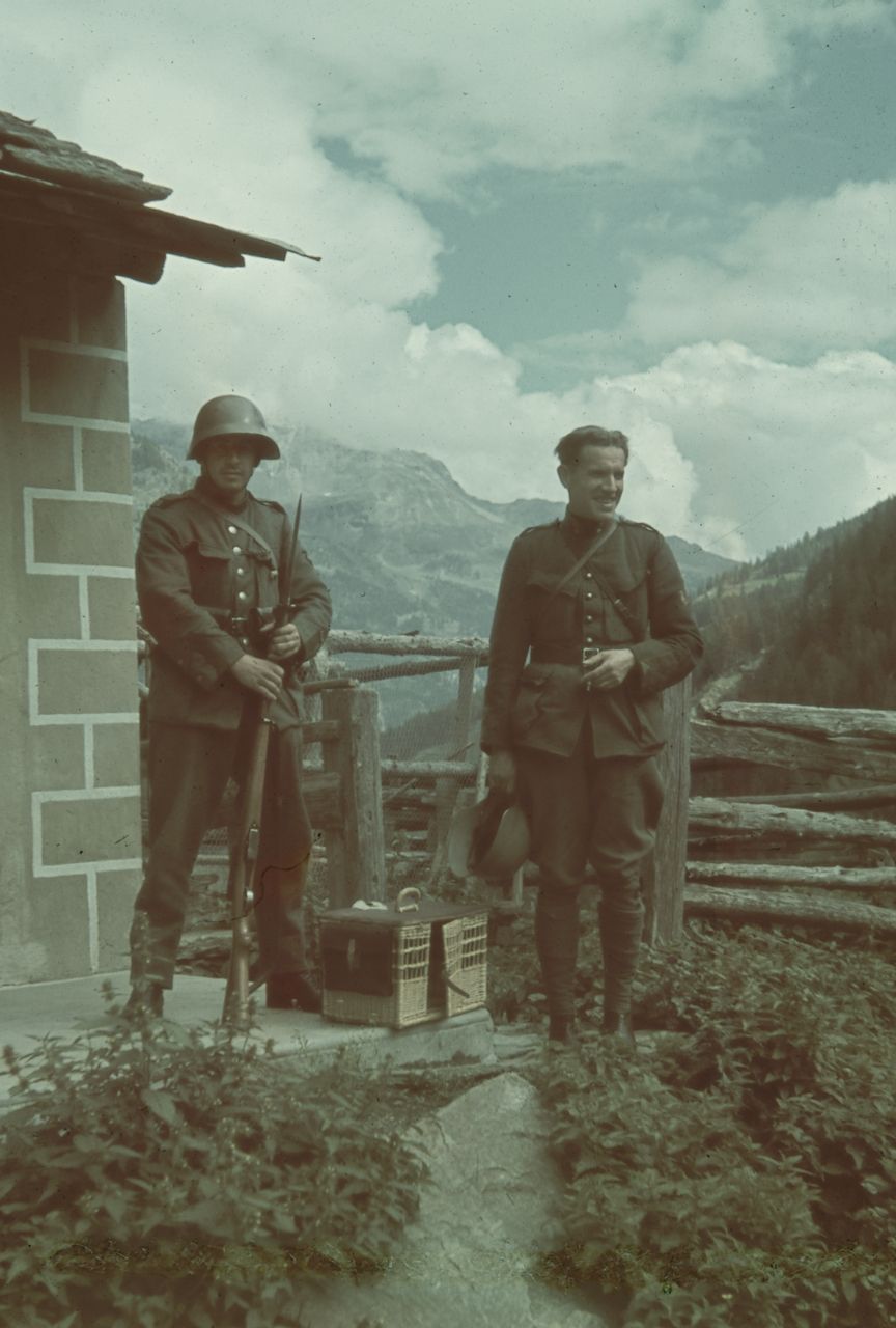 Fotografie, Aktivdienst, Schildwachen & Wachtposten P. IV. auf Biel im Laquintal, Simplon