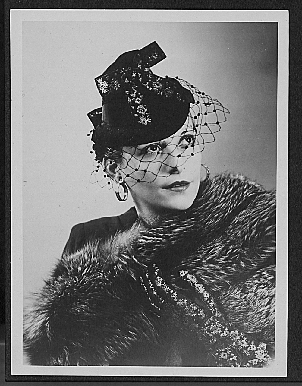 Fotografie, Modefoto Firma Seiler & Co., Damenhut
