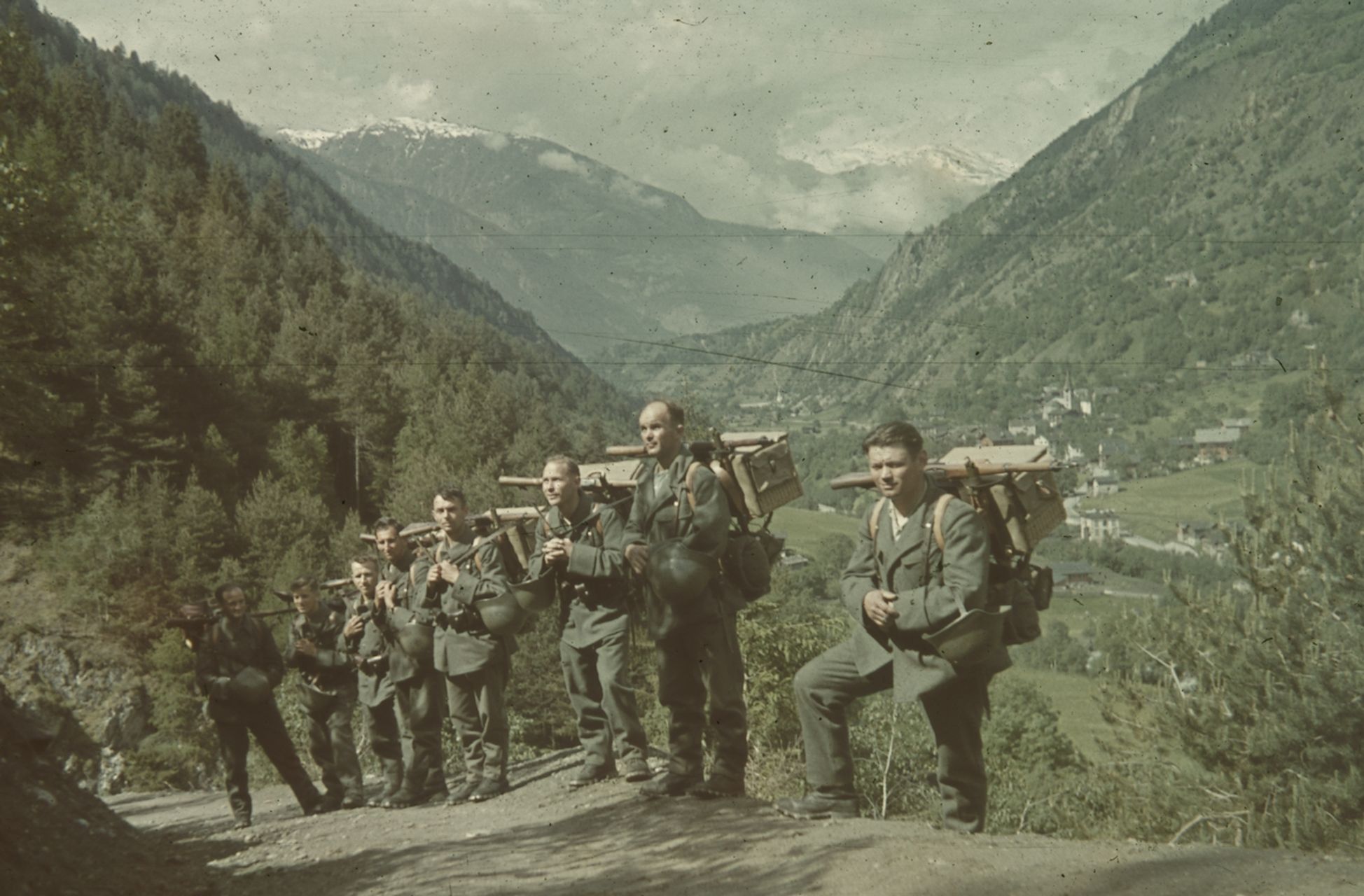 Fotografie, Aktivdienst, Patrouillen, Brieftauben-Patrouille oberhalb Mörel