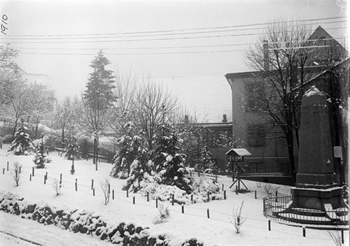 Fotografie, Liestal; Denkmal Bauernkrieg im Winter