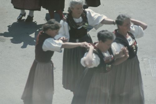 Fotografie, Liestal, Maisingen, Reigen der Trachtenfrauen