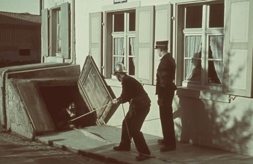 Fotografie, Sissach, Feuerwehr Offizierskurs, Kellereinstieg