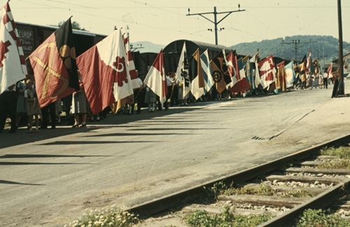 Fotografie, Liestal, Bauernkriegfeier, Fahnengruss am Bahnhof 2