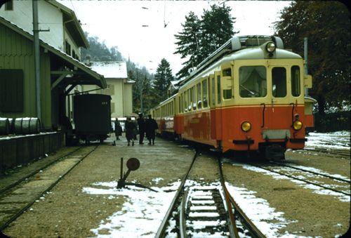 Fotografie, Waldenburgerbahn, Triebwagen Nr. 1 im Bahnhof Waldenburg
