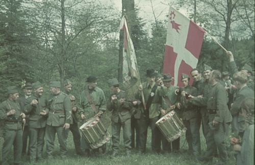 Fotografie, Liestal, Banntag, "Böpperli", Teilnehmer in Uniform, Tambouren