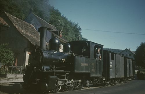 Fotografie, Waldenburgerbahn, Güterzug in Hölstein