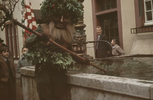 Fotografie, Basel, Vogel Gryff, Wilder Mann vor dem Waisenhaus