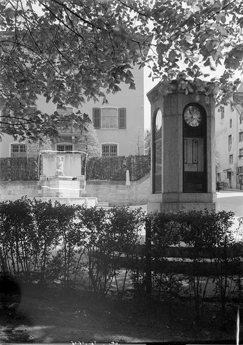 Fotografie, Liestal; Wettersäule in der Allee