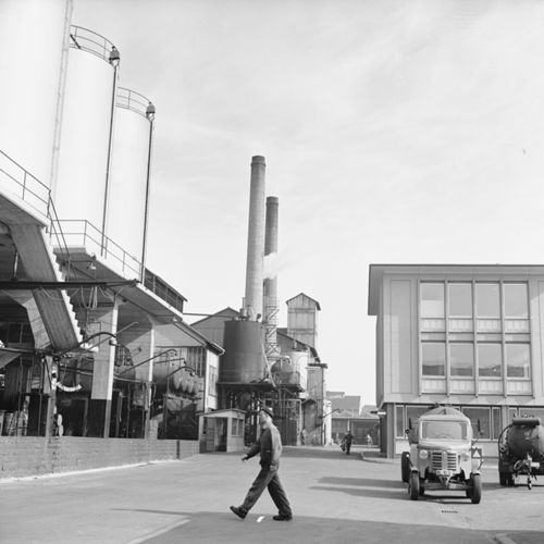 Fotografie, Pratteln, Schweiz. Teerindustrie