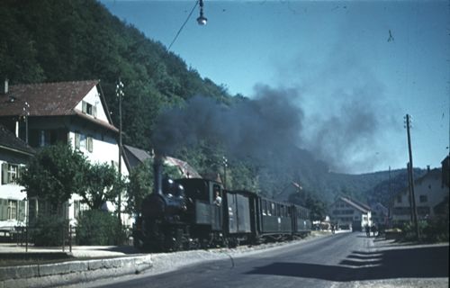 Fotografie, Waldenburgerbahn, Dampfzug in Hölstein