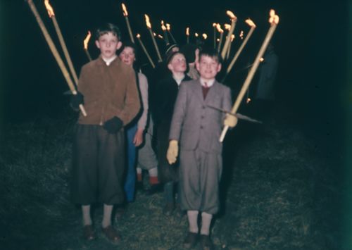 Fotografie, Pratteln, Fasnacht, Fackelzug zum Abmarsch bereit