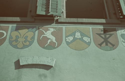 Fotografie, Liestal, Bürgerwappen am Rathaus