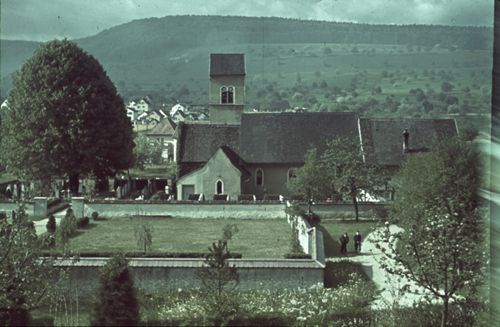 Fotografie, Lausen, Kirche mit Friedhof