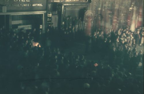 Fotografie, Selbständigkeitsfeier vor dem Rathaus in Liestal