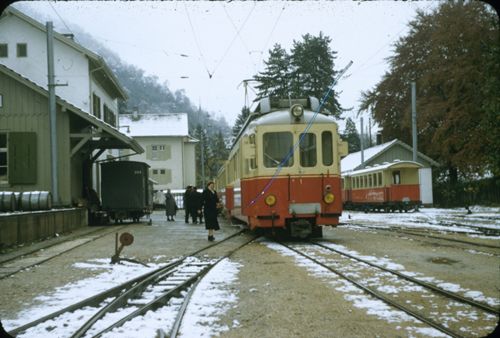 Fotografie, Waldenburgerbahn, Triebwagen Nr. 1 im Bahnhof Waldenburg