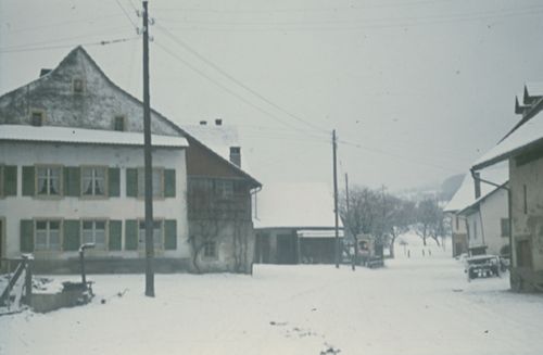 Fotografie, Ormalingen, Bauernhaus im Schnee
