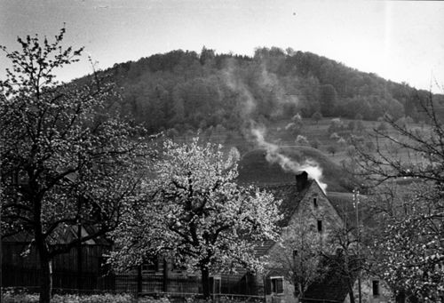 Fotografie, Zunzgen, der Büchel von Osten, Hof