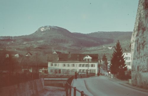 Fotografie, Sissach, Rheinfelderstrasse mit Fluh
