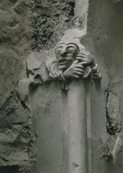 Fotografie, Schloss Spiez, Schlosskirche, Innenansicht, Figurenkapitell