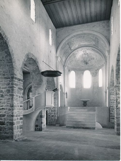 Fotografie, Schlosskirche Spiez, Chor und Kanzel