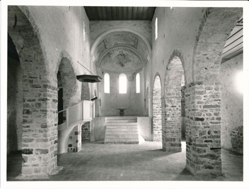 Fotografie, Schlosskirche Spiez, Mittelschiff und Chor