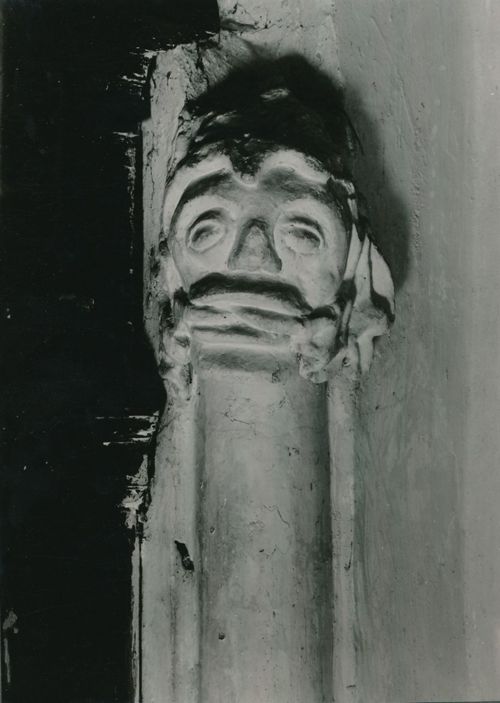 Fotografie, Schlosskirche Spiez, figürliches Kapitell