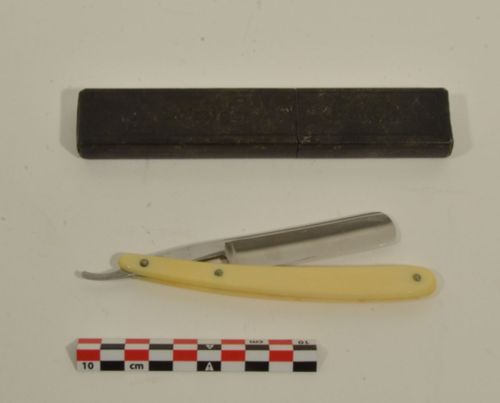 Rasiermesser und Etui
