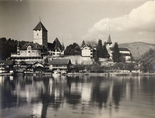 Fotografie, Schloss Spiez mit Schlosskirche