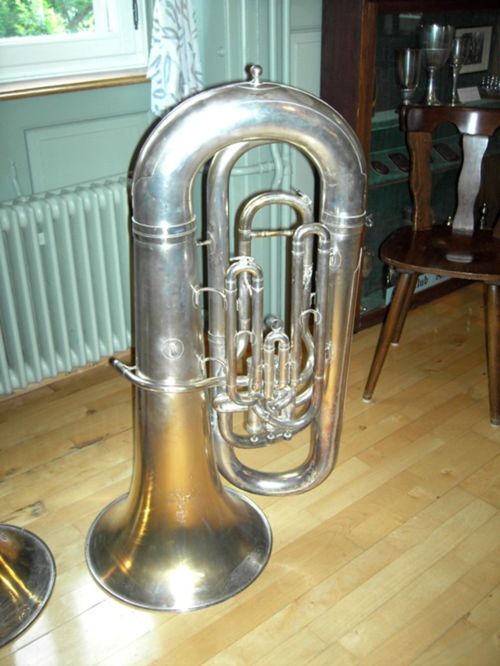 Musikinstrument Tuba