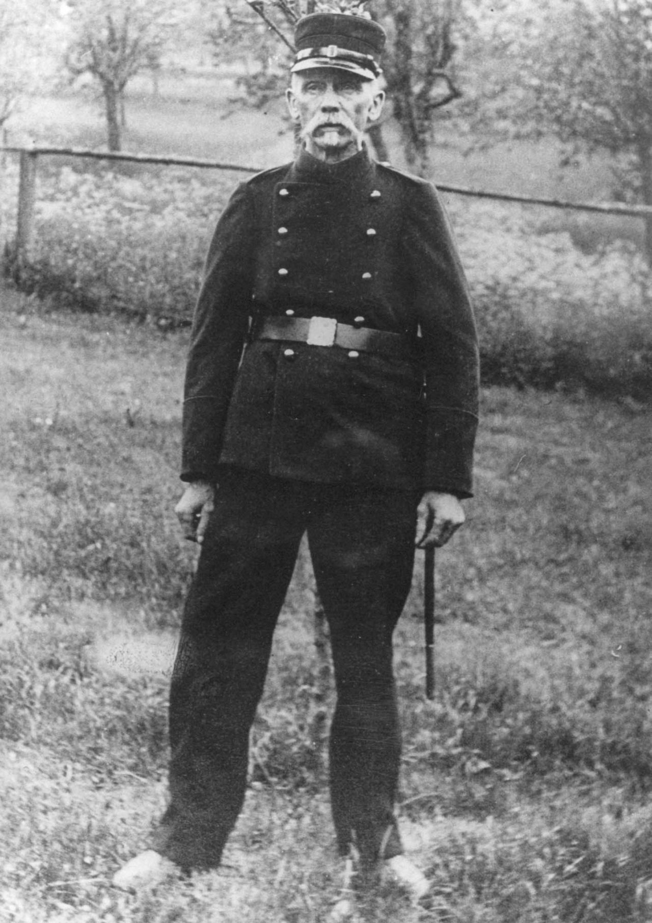 Fotografie, Ortspolizist Johann Brüderlin (1855-1924)